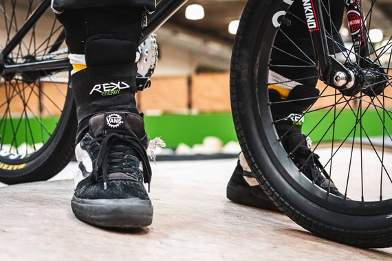 REKD Energy Covert kotníková ortéza S/M černá