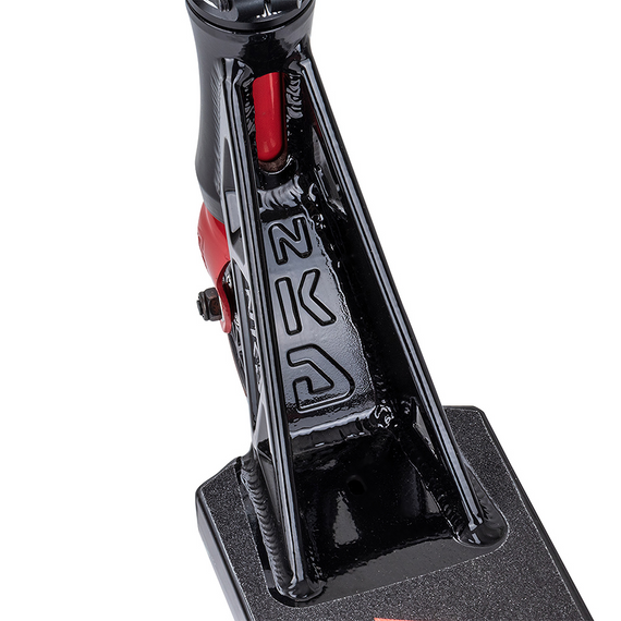 Výkonnostní pouliční skútr Lehký NKD GAS Black and Red wys. 85 cm