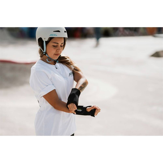 REKD Energy Freedom chrániče zápěstí černé 