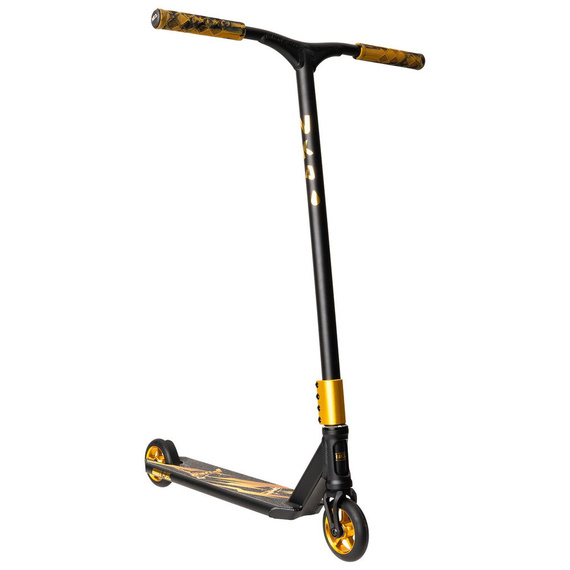 Výkonnostní skútr NKD Fuel Black and Gold wys. 92 cm