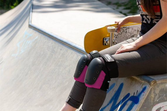 REKD Rampové chrániče kolen L Black Pink 