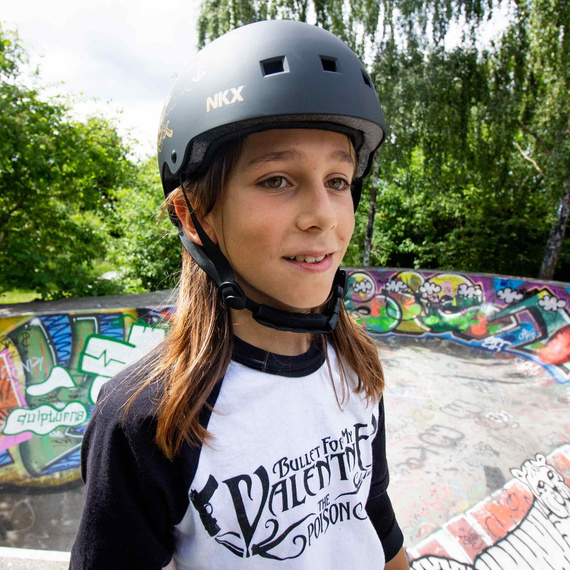 NKX Brain Saver Skateboardová helma Black and Gold Pirate