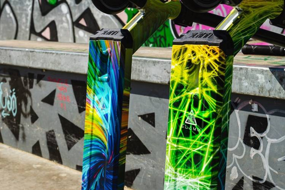 Výkonný skútr 86,5 cm SLAMM Strobe V4 Surge