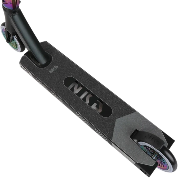 Výkonný pouliční skútr Lehký NKD Fuel Black & Rainbow Wys. 84 cm