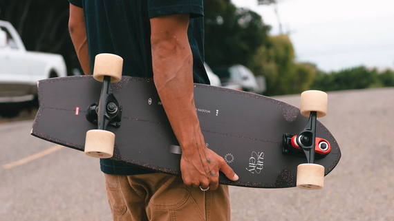 GLOBE Sun City 2 Astro Red 76,2 cm Surfskate Skateboard