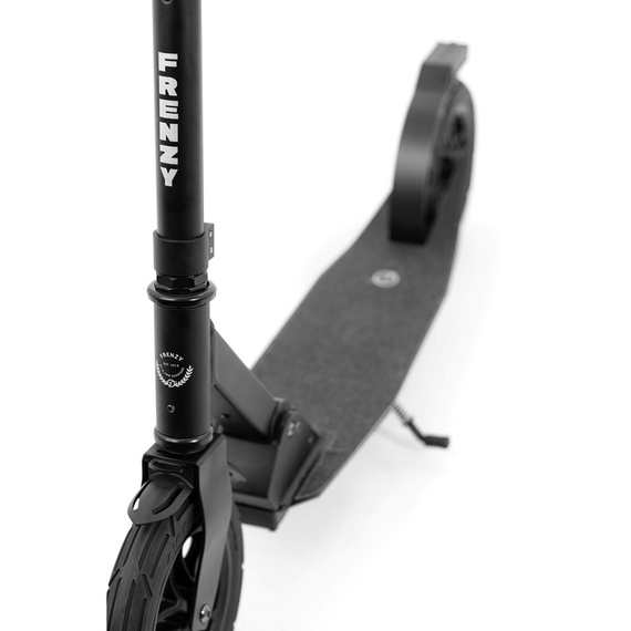 Frenzy 205 mm Air Zero Rekreační městská koloběžka černá/stříbrná