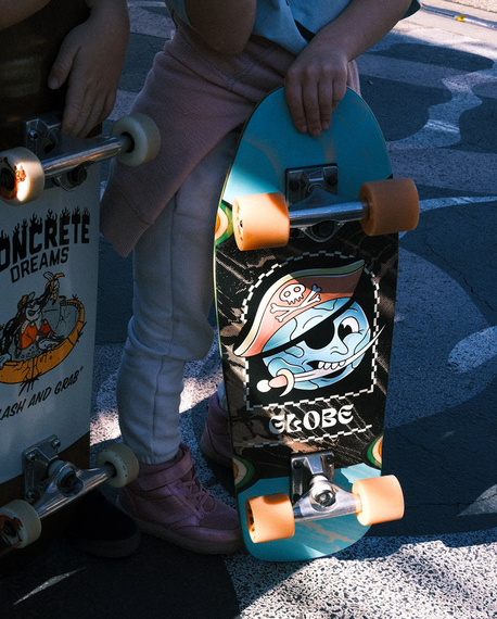 Deskorolka Cruiser dla dzieci GLOBE Kids Blaster - Pirate Life 25.25"
