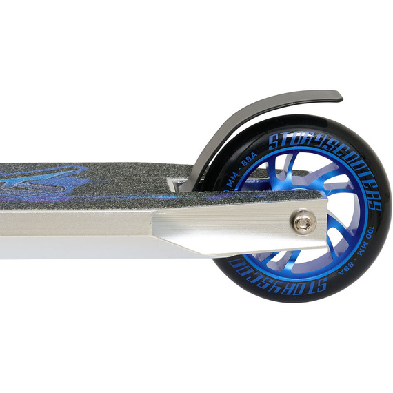 Výkonný skútr Story Bandit DOS Silver Wys. 81 cm