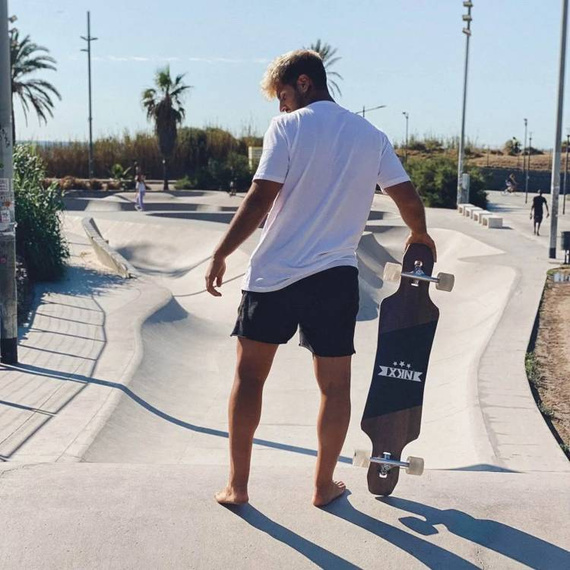 NKX Fearless Black Canadian Maple startovací longboard 101 cm