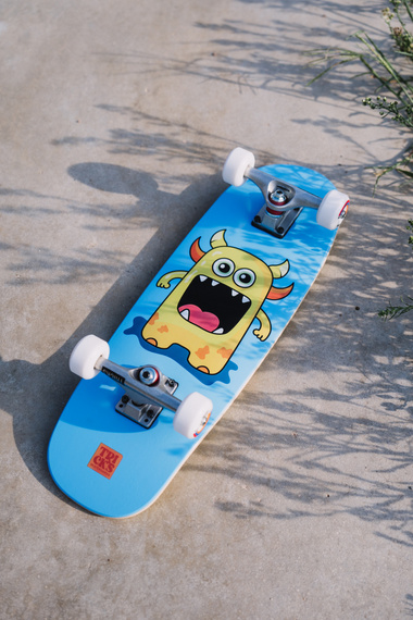 Tricks MINI Baby Monster skateboard pro děti 8.25″