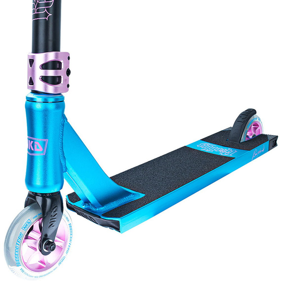 Výkonnostní skútr NKD Rally V4 XS Black Teal wys. 73 cm