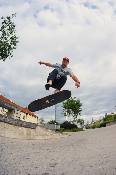 Kompletní městské sportovní stavby Logo Skateboard 8.0"