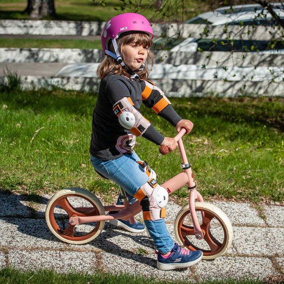 NKX Brain Saver Flower Pink and White Skateboardová helma