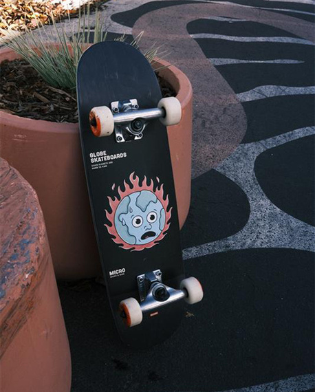 Dětský skateboard GLOBE Softie Micro - Black/In Flames 7.125"