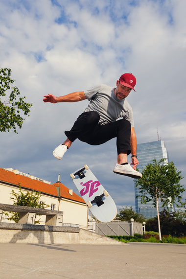 Kompletní městské sportovní stavby Logo Skateboard 8.0"