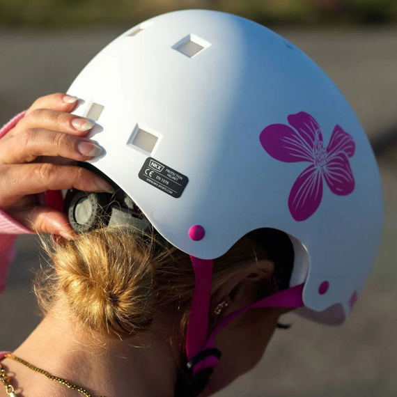 NKX Brain Saver Flower Pink Skateboardová helma