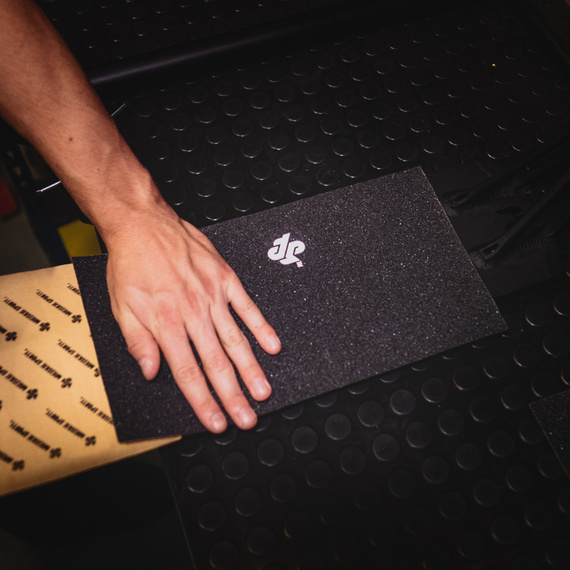 Servis skútrů: výměna griptape