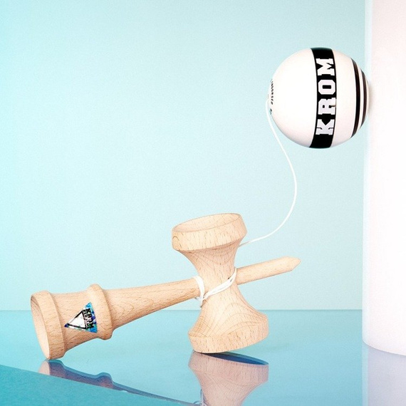 Kendama Krom Strogo White