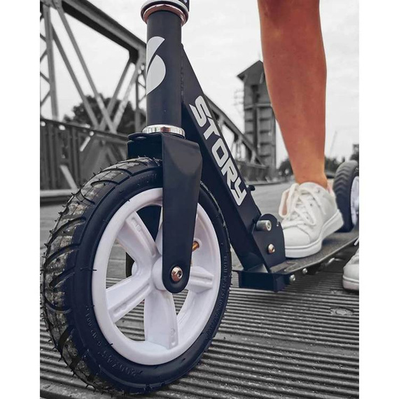 Rekreační koloběžka Story Civic Comfort White Nafukovací kola