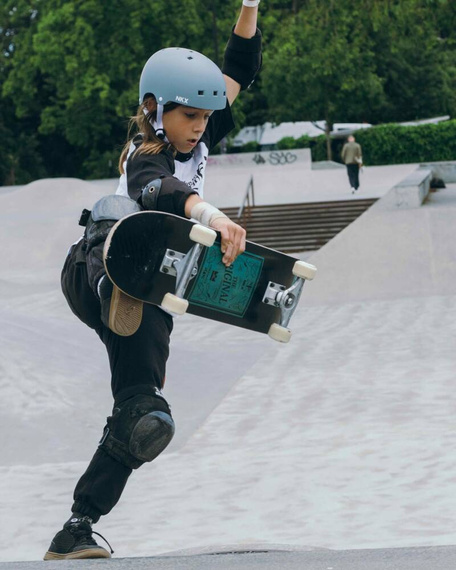 NKX Brain Saver Skateboardová helma Grey