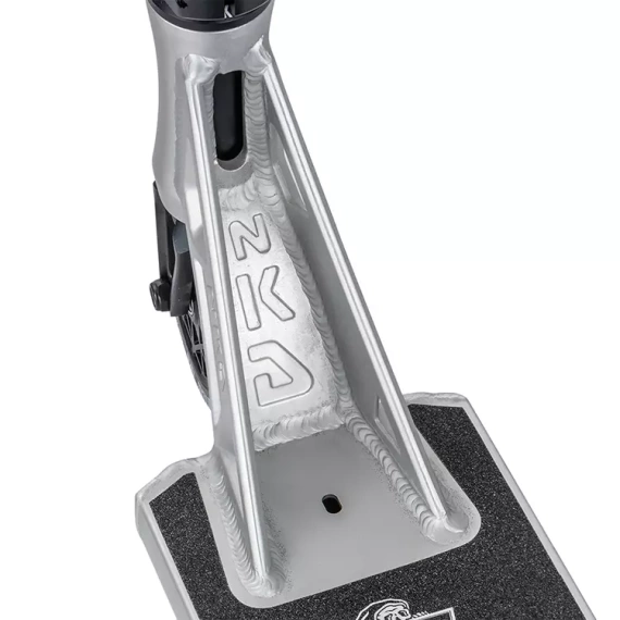 Vysoce výkonný hliníkový silniční skútr. 93 cm Light NKD UFO Silver/Raw