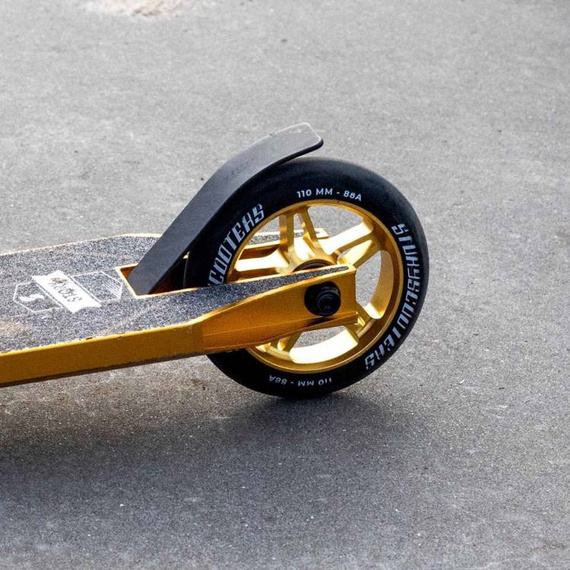 Story High Roller koloběžka Army Green Wys. 84 cm