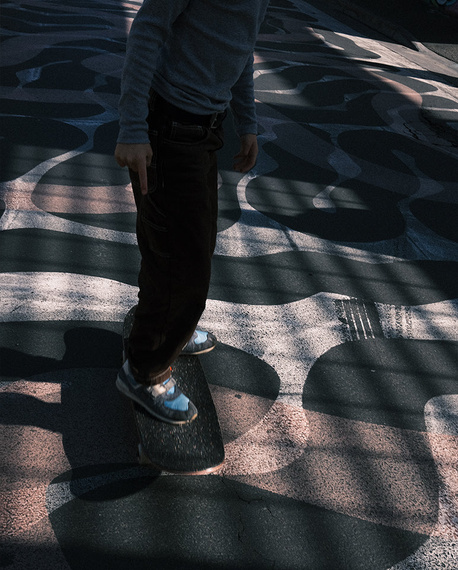 GLOBE Kids Softie Mid skateboard - Dark Maple/Concrete Dreams 8.25"