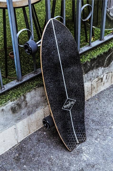 Mindless Surf Skate Fish Tail Black 29,5" prkno