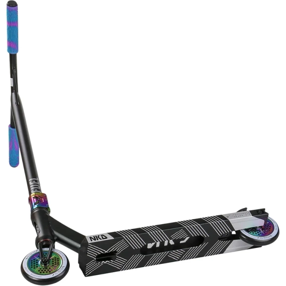 Výkonný pouliční skútr Lehký NKD Fuel Black & Rainbow Wys. 84 cm