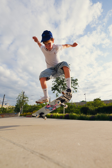 Kompletní městský sportovní modrý skateboard Skeleton 7.25"