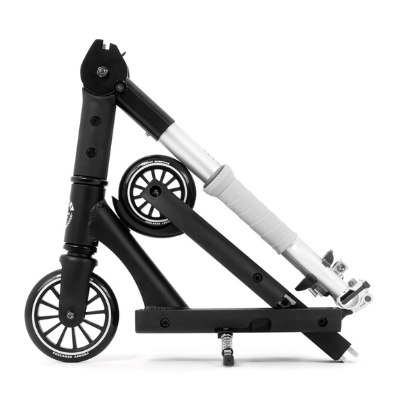 Frenzy Flex Rekreační městská koloběžka černo-stříbrná 120 mm
