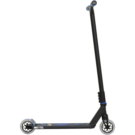 Výkonnostní skútr NKD Fuel Black and Gold wys. 92 cm