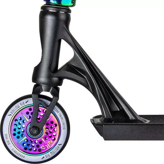 Výkonný skútr NKD Turbine Black & Rainbow High 87 cm