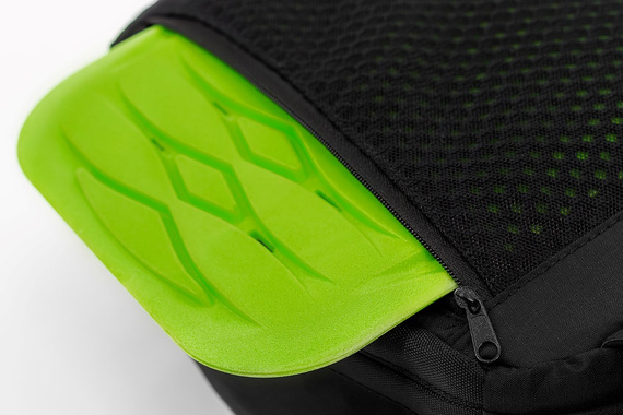 REKD Energy Ranger Vesta s chráničem zad a hrudníku černá