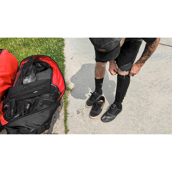 REKD Energy Covert Chrániče holení krátké černé