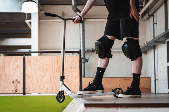 REKD Energy Patrol chrániče kolen S černé