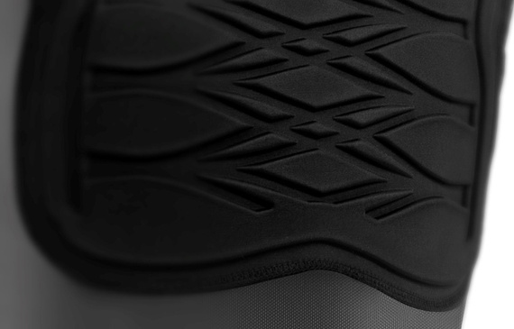 REKD Energy Ranger Vesta s chráničem zad a hrudníku černá