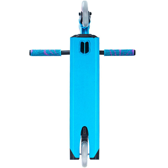 Výkonnostní skútr NKD Rally V4 XS Black Teal wys. 73 cm