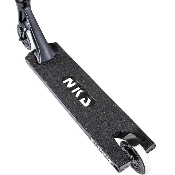 Výkonnostní koloběžka Velká hliníková lehká široká řídítka a platforma NKD Extreme Black wys. 91 cm