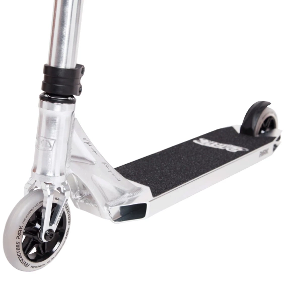Výkonný skútr NKD Park Stunt Silver wys. 84 cm
