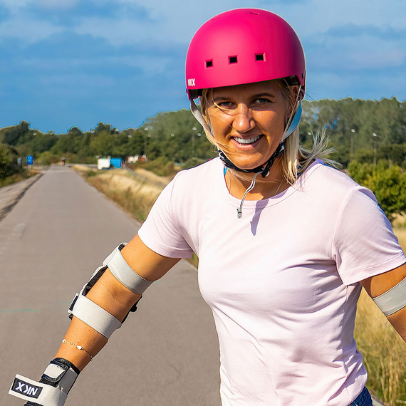 Skateboardová helma NKX Brain Saver Raspberry