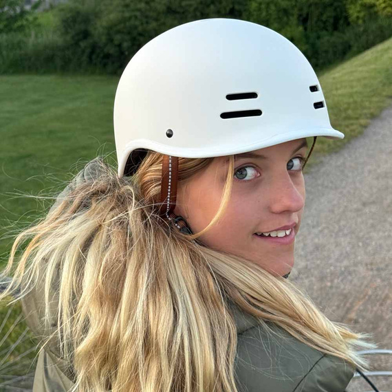 Příběh Retro Certifikovaná přilba bílá