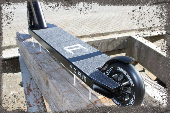 Longway Adam Pro Performance Scooter Black wys. 81 cm