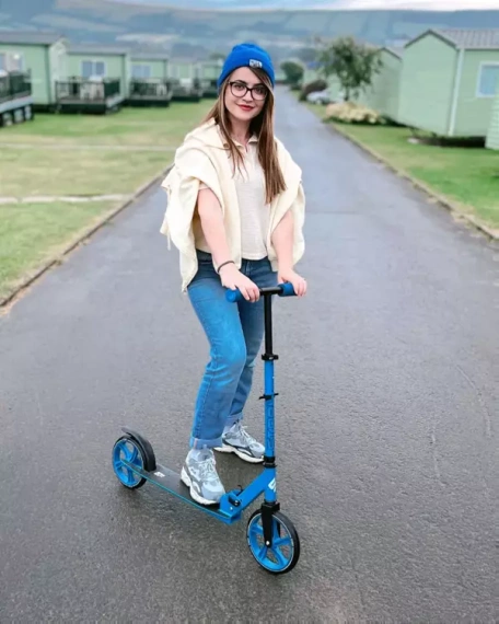 Dopravní koloběžka pro mládež s velkými koly Story LUX Rose