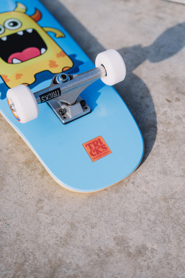 Tricks MINI Baby Monster skateboard pro děti 8.25″