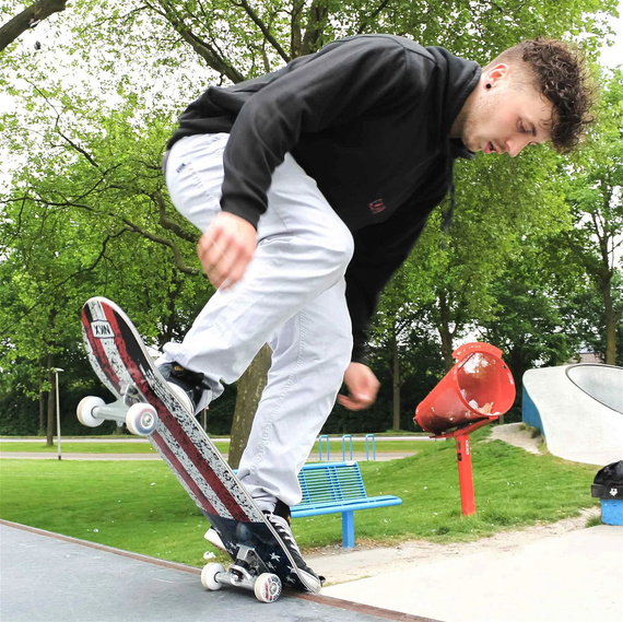 Kompletní skateboard NKX American Rouse 8.25"