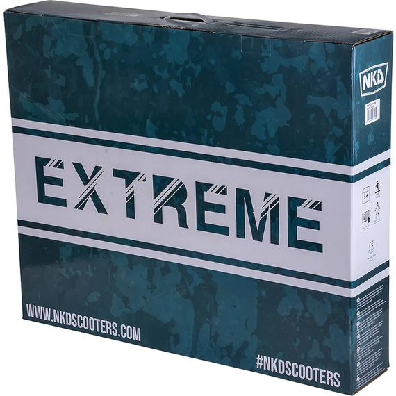 Výkonnostní koloběžka Velká hliníková lehká široká řídítka a platforma NKD Extreme Black wys. 91 cm