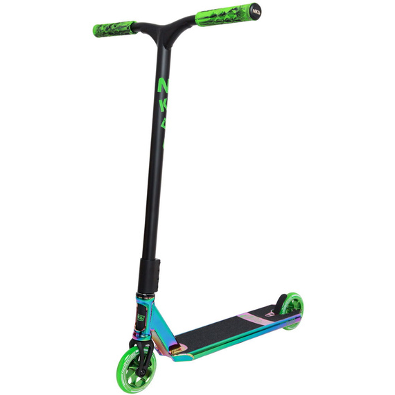 Výkonnostní skútr NKD Palivo Neochrom wys. 84 cm