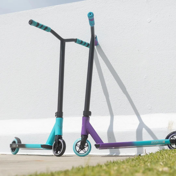 Tupé koloběžky COMPLETE ONE S3 Performance Scooter Tyrkysově-černá 78 cm