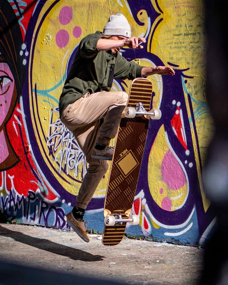 Longboard pro tanec NKX Vegas Gold 121 cm